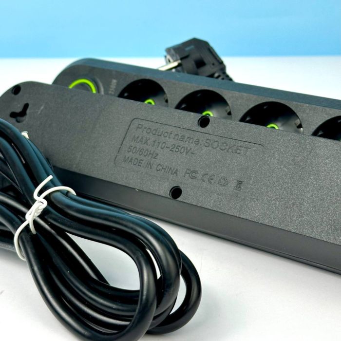 Мережевий фільтр-подовжувач 4 розеток 3USB 2500W 4 метра