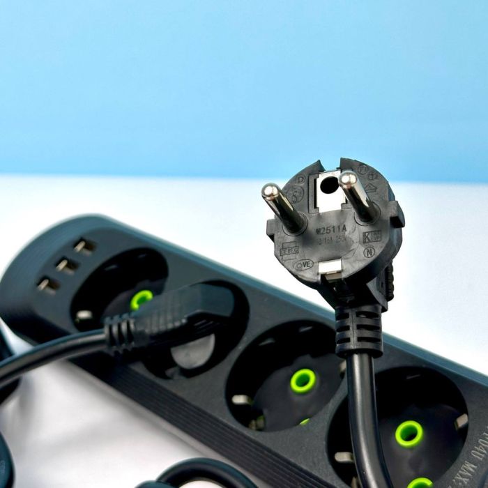 Мережевий фільтр-подовжувач 4 розеток 3USB 2500W 4 метра