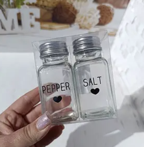 Сільничка та перечниця Salt pepper