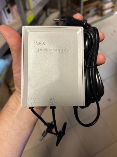 Безперебійник ups для роутера та відеоспостереження 9в та 12в зі змінними акумуляторами