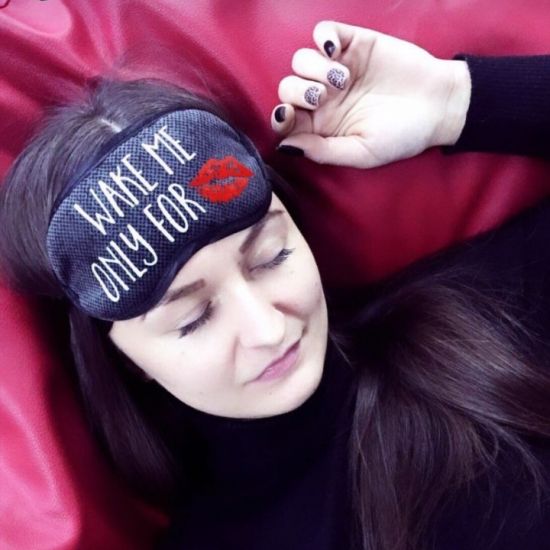 Маска для сну Wake me only for kiss
