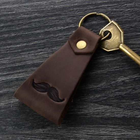Брелок для ключів шкіряний Вуса Brown